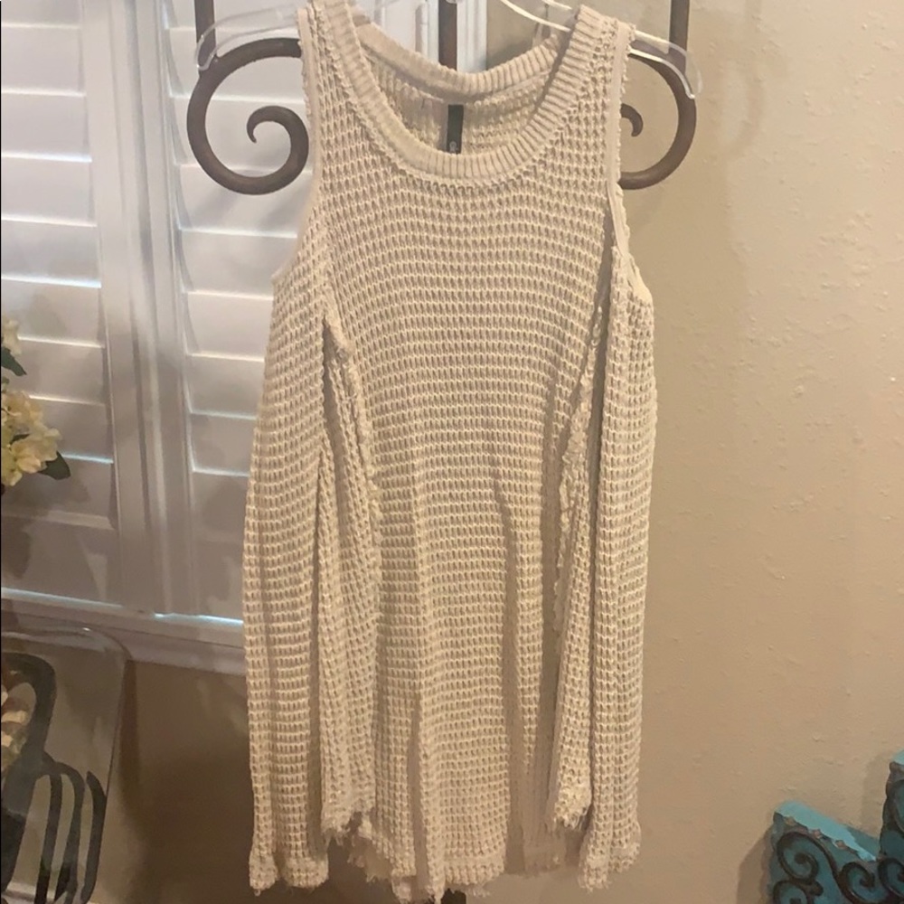Elan cold shoulder sweater